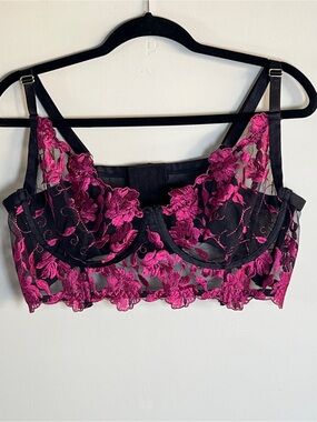 Torrid 1 XL Black Magenta Lace Floral Sexy Wide Back Sheer Underwire no pad bra